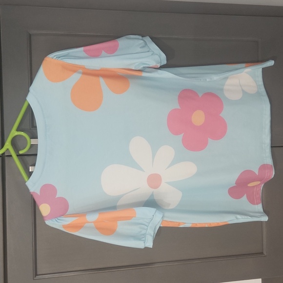 Ladies top - Picture 2 of 2